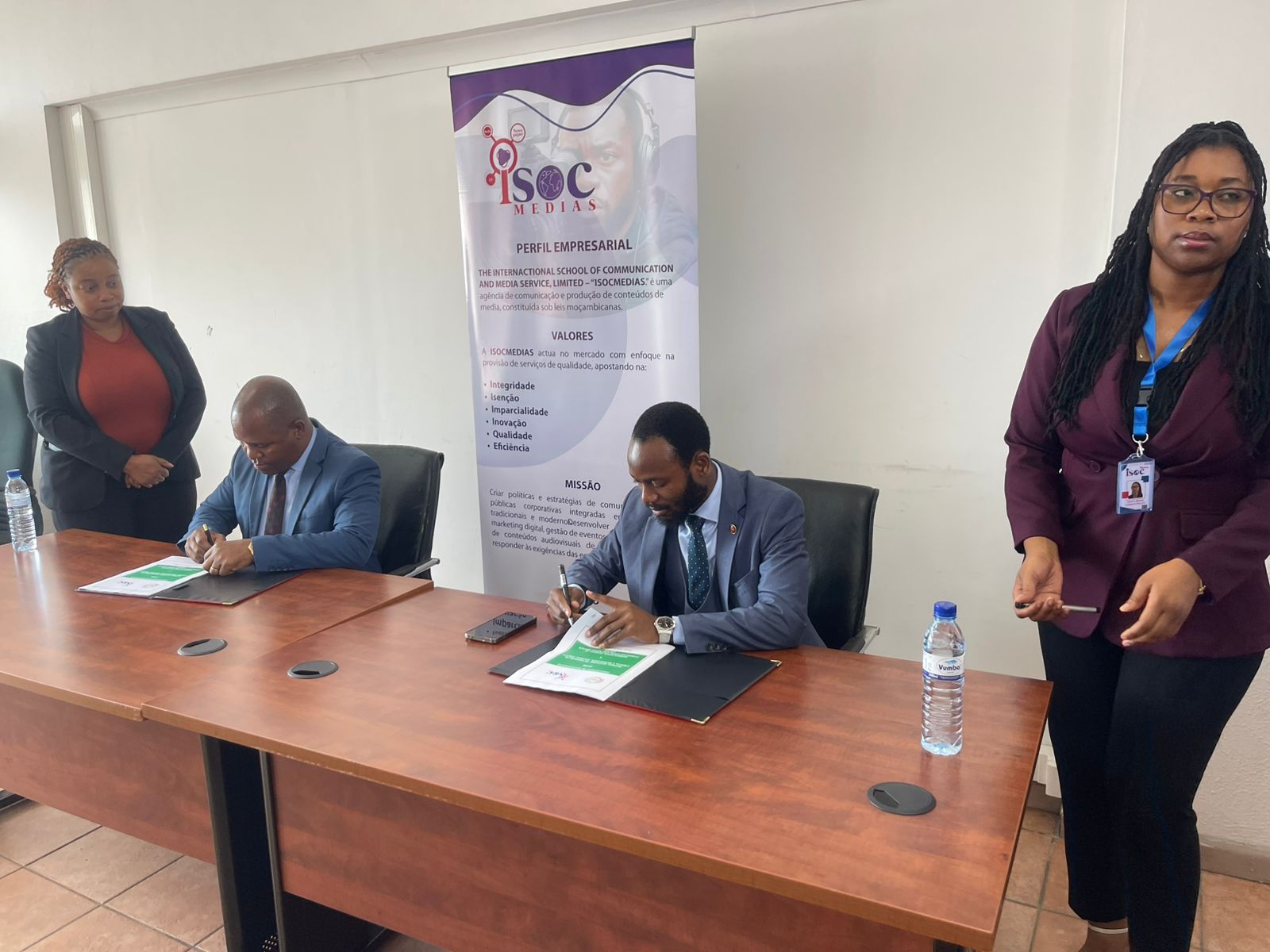 Assinatura de Memorando entre ENPCT e Isocmedia para Cooperação na Área da Mídia